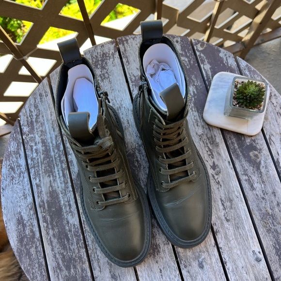 FREE Zara low heel laced leather ankle boots - Picture 6 of 11